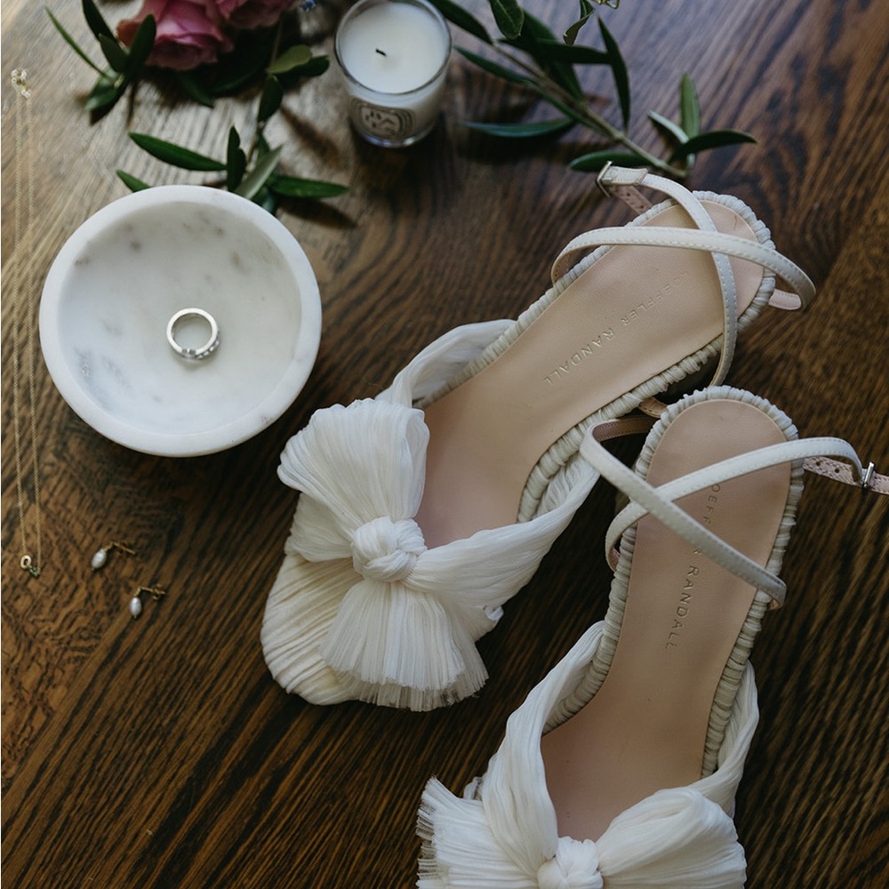 Loeffler Randall Camellia Bow heels - white size 8